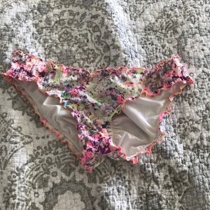 VS small floral ruffle bottoms